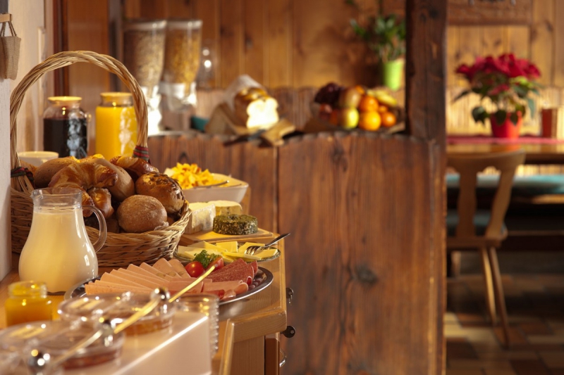 brasserie-ASCROS-min_breakfast_buffet_food_restaurant_meal_hotel_plate_fresh-718745